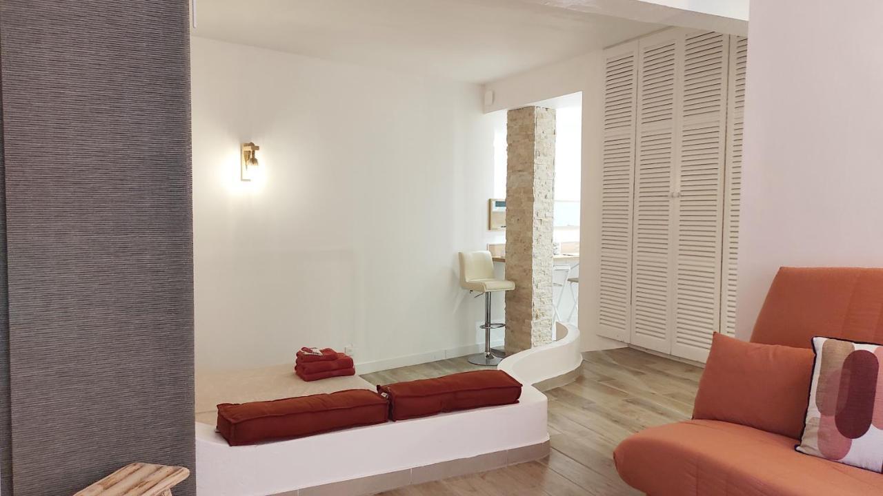 Bastia F1 Type Loft Plein Centre, Calme, Clim, Refait à Neuf Et à 200m Du Port * Bastia (Corsica)